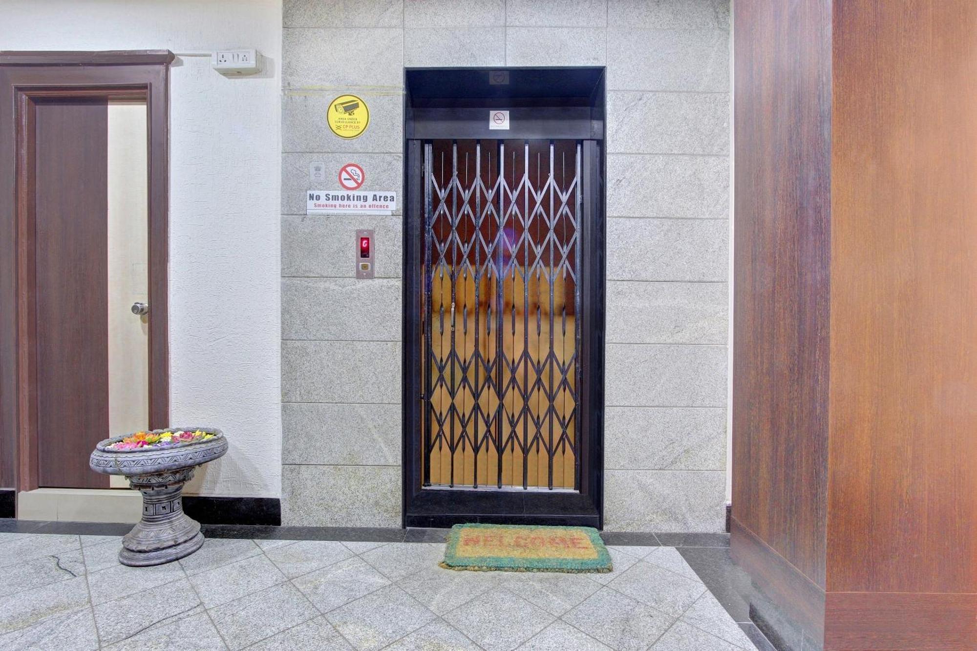 Super Collection O Alekhya Residency Hotel Hyderabad Exterior foto